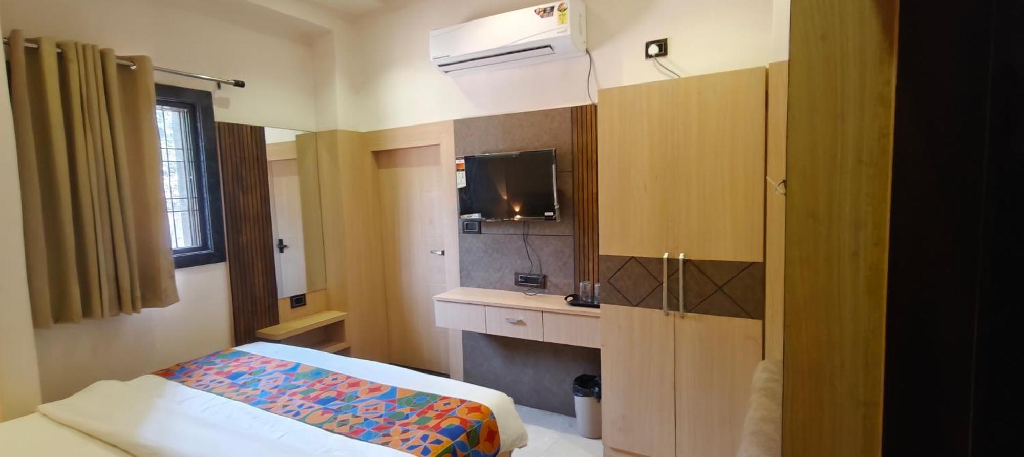 Hotel Ambika Dx Гваліор Екстер'єр фото